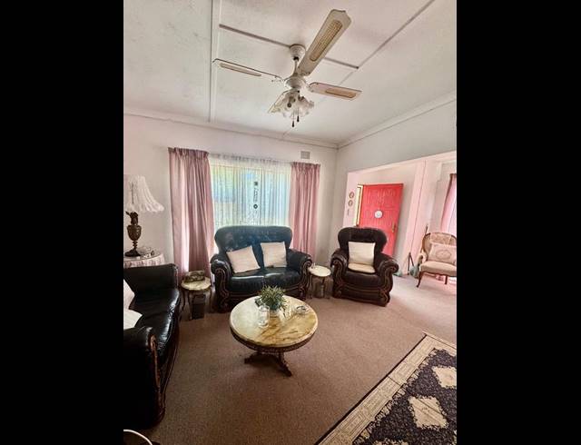 4 BEDROOM HOUSE FOR SALE IN DA NOVA